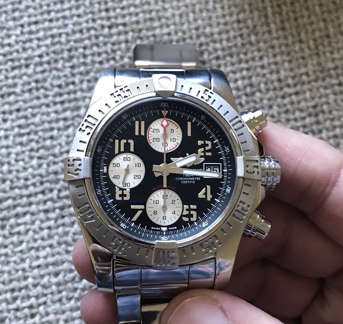 breitling avenger ii a13381