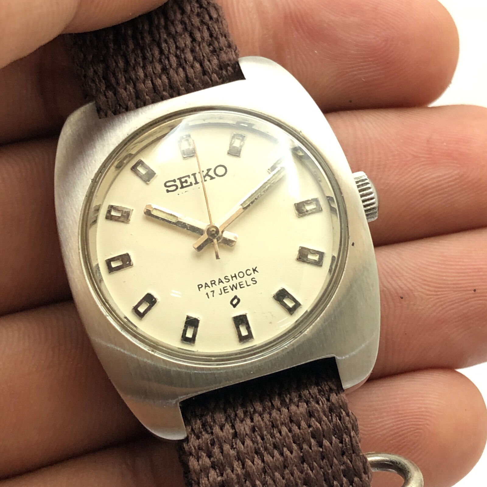 Vintage Style Seiko 66 6000 PARASHOCK 17 Jewels Japan Winding Mens