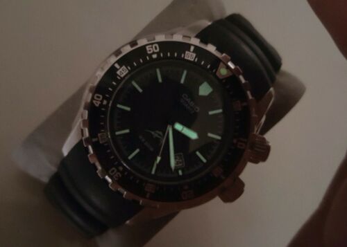 RARE! Discontinued Casio MDV-102 Super illuminator 200m Marlin