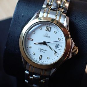 Ladies BULOVA C837508 MOP Diamond Dial Stainless Quartz  display picture 1