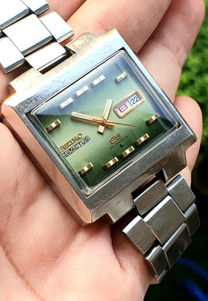 SEIKO 5 ACTUS SS 6106-8690 23Jewels Cut Glass Green Watch