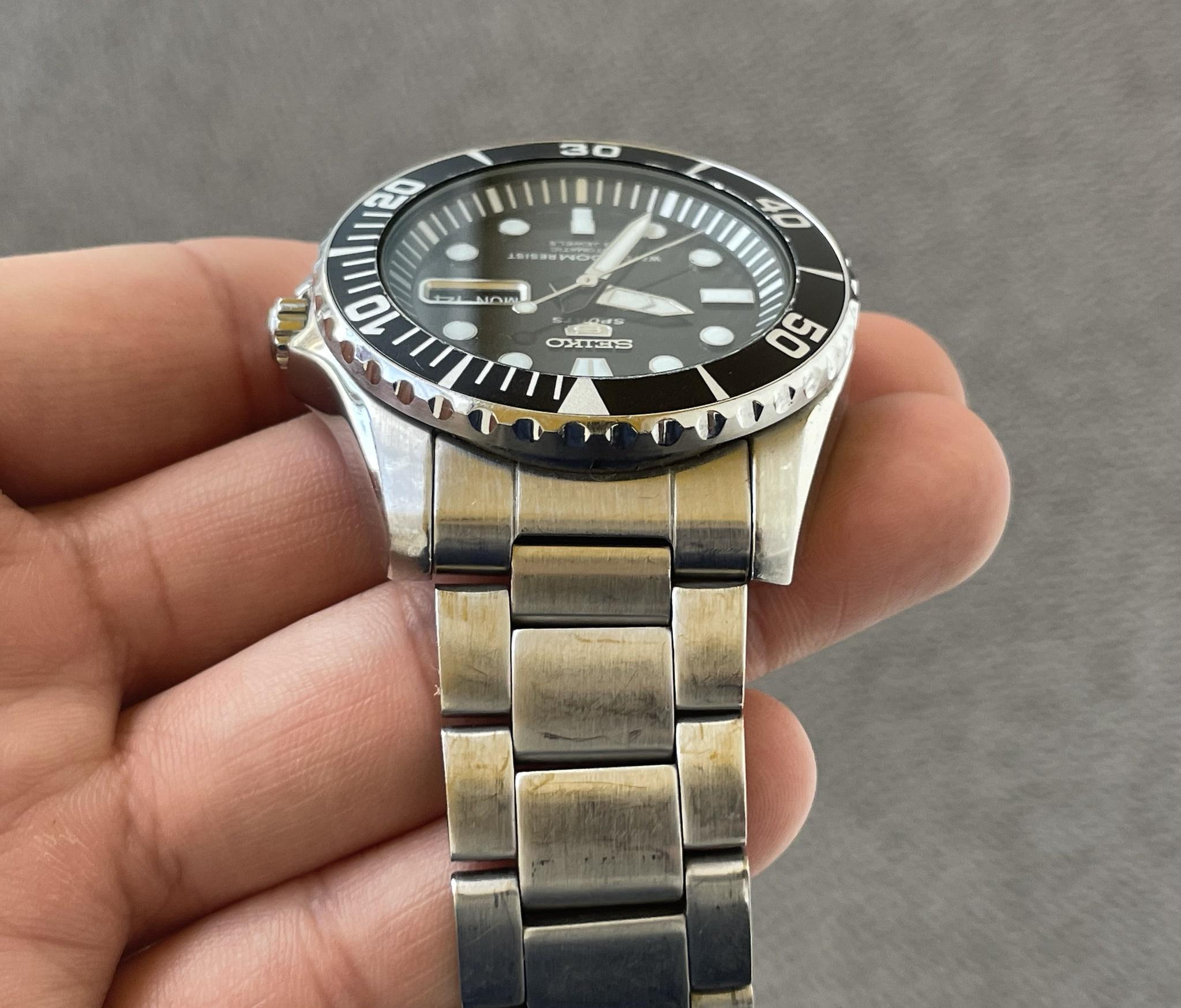 Amazon.com: Seiko Men's 5 Sports SNZF17K1 Automatic Watch