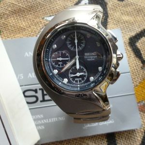 A GREAT CON SEIKO 7T62-0AM0 CHRONO FULLY WORKING BOXED AND MANUAL |  WatchCharts