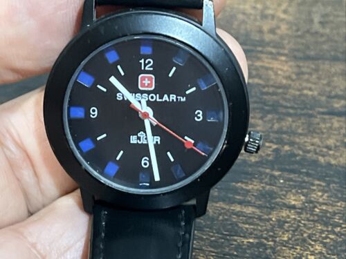 Lejer store quartz watch