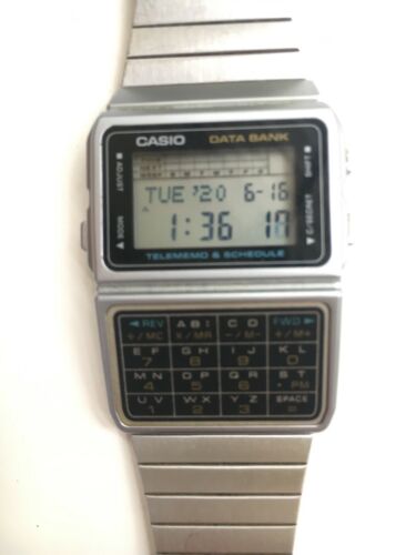 Silver Casio Databank Calculator Watch 676 DBC-610 Rare Retro