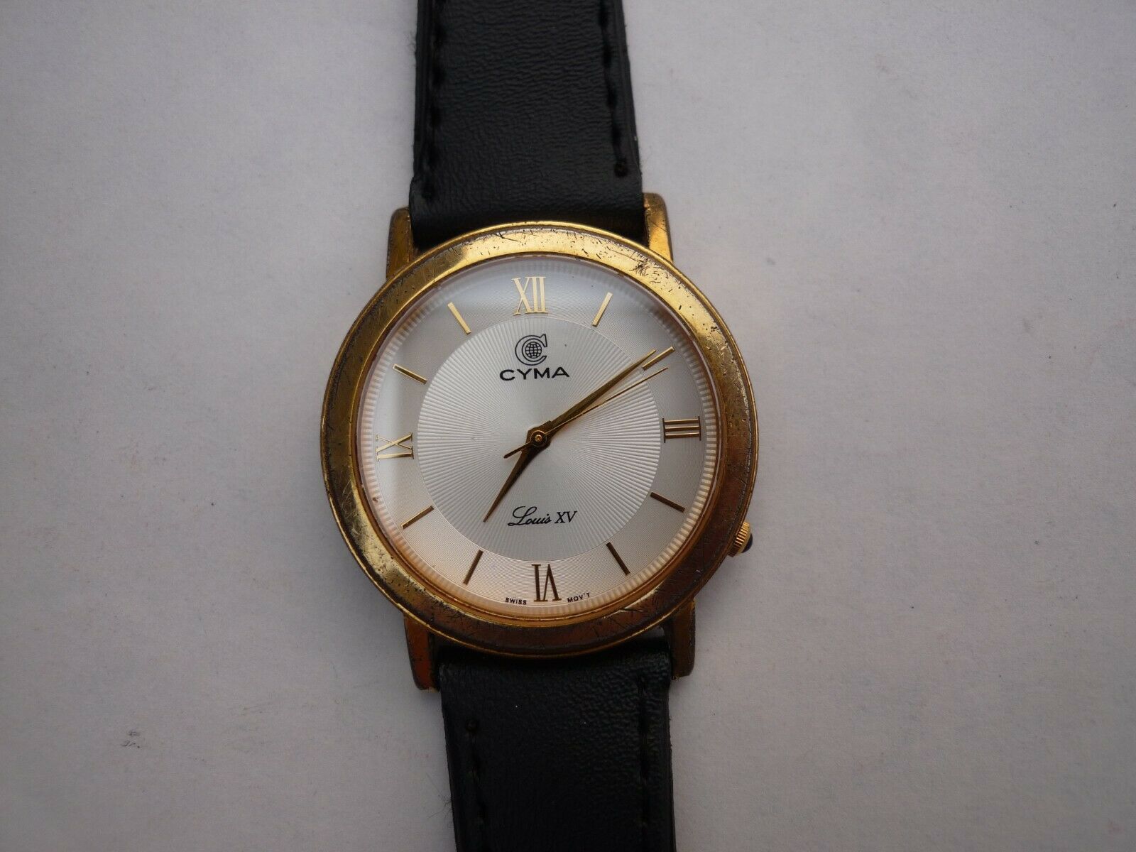 Cyma Louis XV 725 Quartz White Dial Men's Wrist Watch Swiss