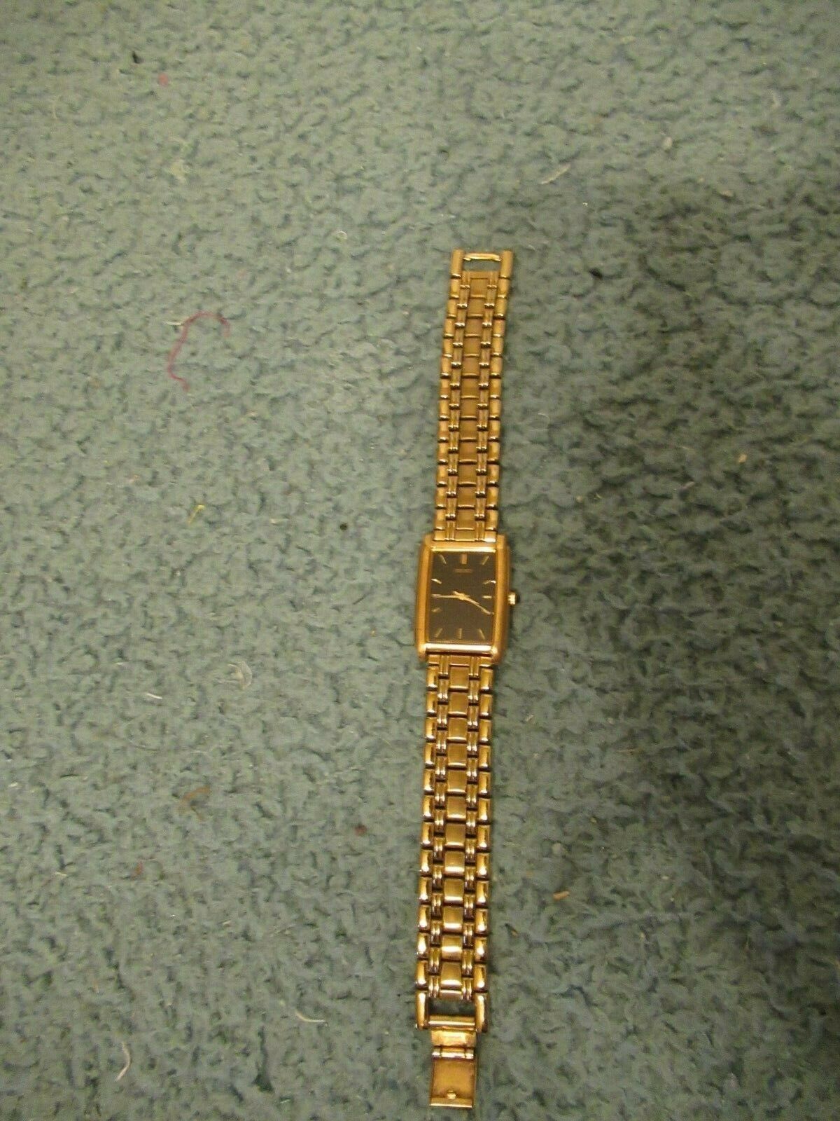 Vintage Seiko V701-5E49 Men Gold Rectangle Analog Quartz Watch Hours~New  Battery | WatchCharts