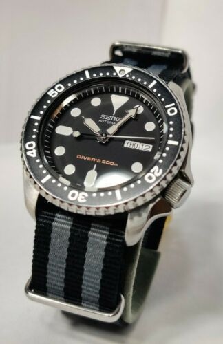 Seiko SKX 007 / 7S26 0020 with 7 NATO Straps and Spring Bar Tool |  WatchCharts
