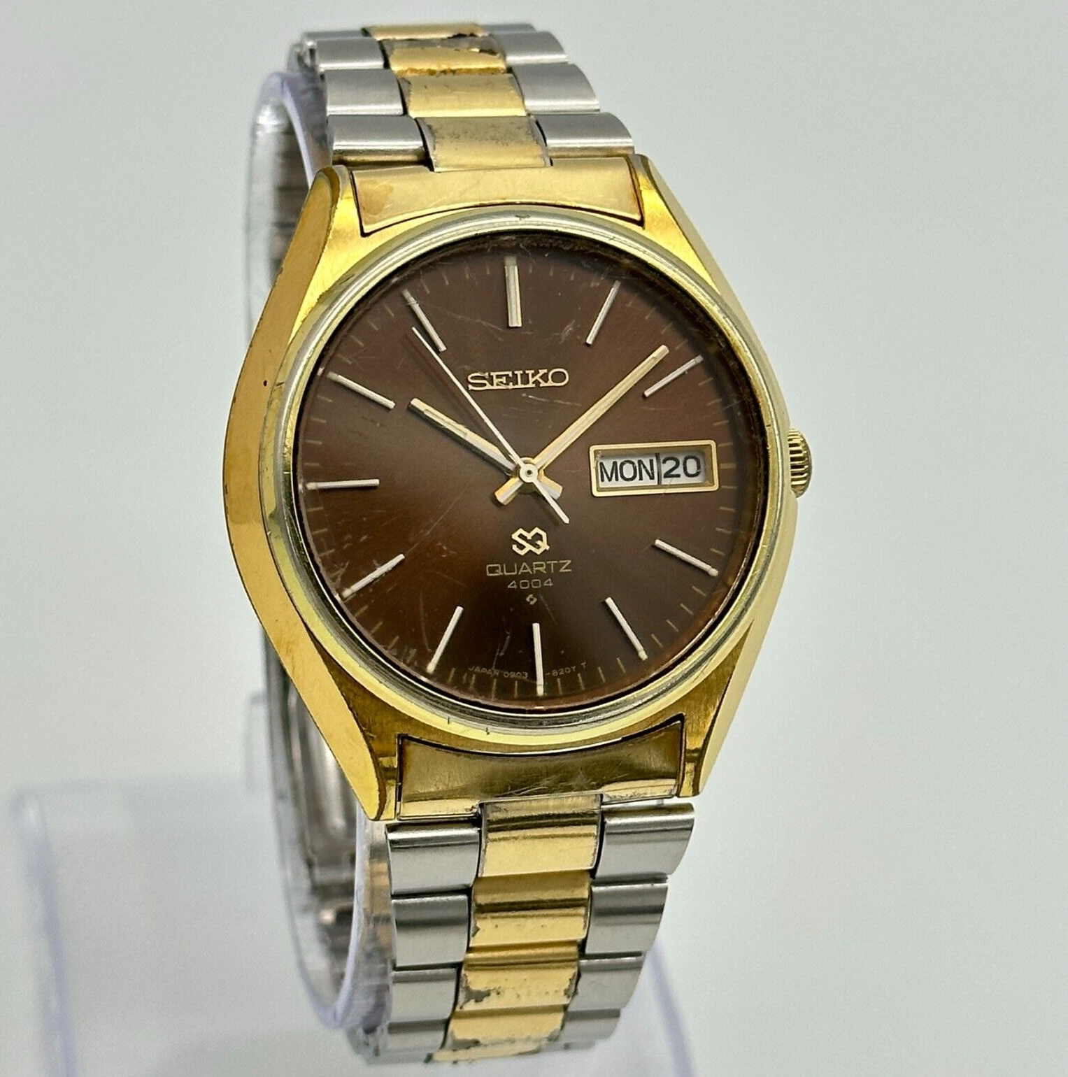 Vintage 1977 Men s SEIKO 4004 Gold Tone Classic Quartz Watch 37mm