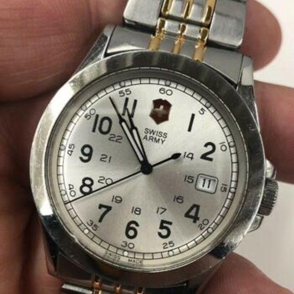 VICTORINOX SWISS ARMY 24656 ミリタリーウォッチ Victorinox Swiss Army Men 24656 Infantry Leather Quartz