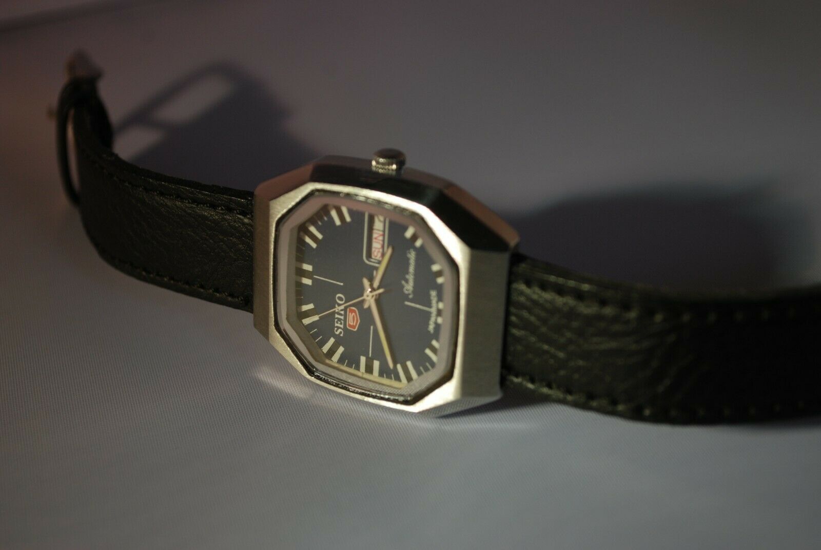 Vintage Seiko 5 Automatic Watch. hindi eng Day Date 6309 8170