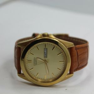 Citizen Quartz Wrist Watch Gold Tone 1102-S066816 Mens New Batt 