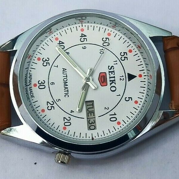 SEIKO 5 DAY DATE AUTOMATIC WHITE DIAL 7009 MAN'S STEEL JAPANESE