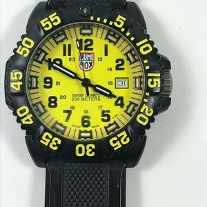 Luminox 3050 3950 Yellow Dive Watch 0m Water Resistant New Battery Watchcharts