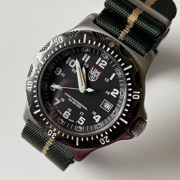 Luminox 8200 Series Diver Quartz, Recent Service WatchCharts