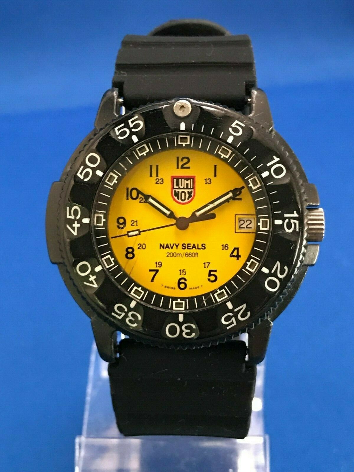 luminox navy seal dive watch