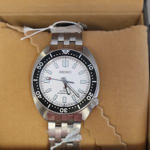 725 USD] FS - Seiko SBDC171 - Slim Willard - White Dial Vintage Style  Diver, unworn unsized bracelet. | WatchCharts