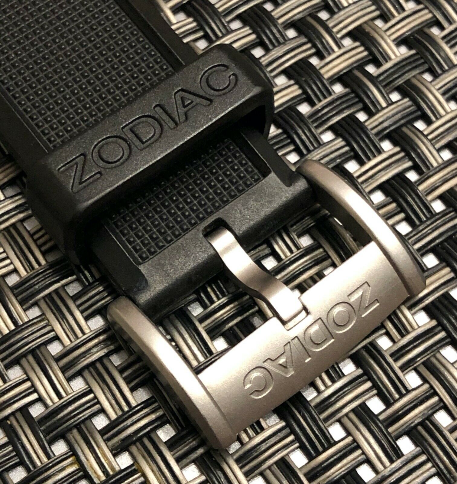 Zodiac ZMX-02 /ZO8512 Racer Edelstahl Herren Uhr SWISS MADE