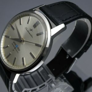Montre Seiko Seikomatic J13044 – Modèle Classique Noir, Occasion