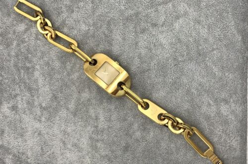Gucci 6155L Ladies watch gold coloured quartz stainless steel