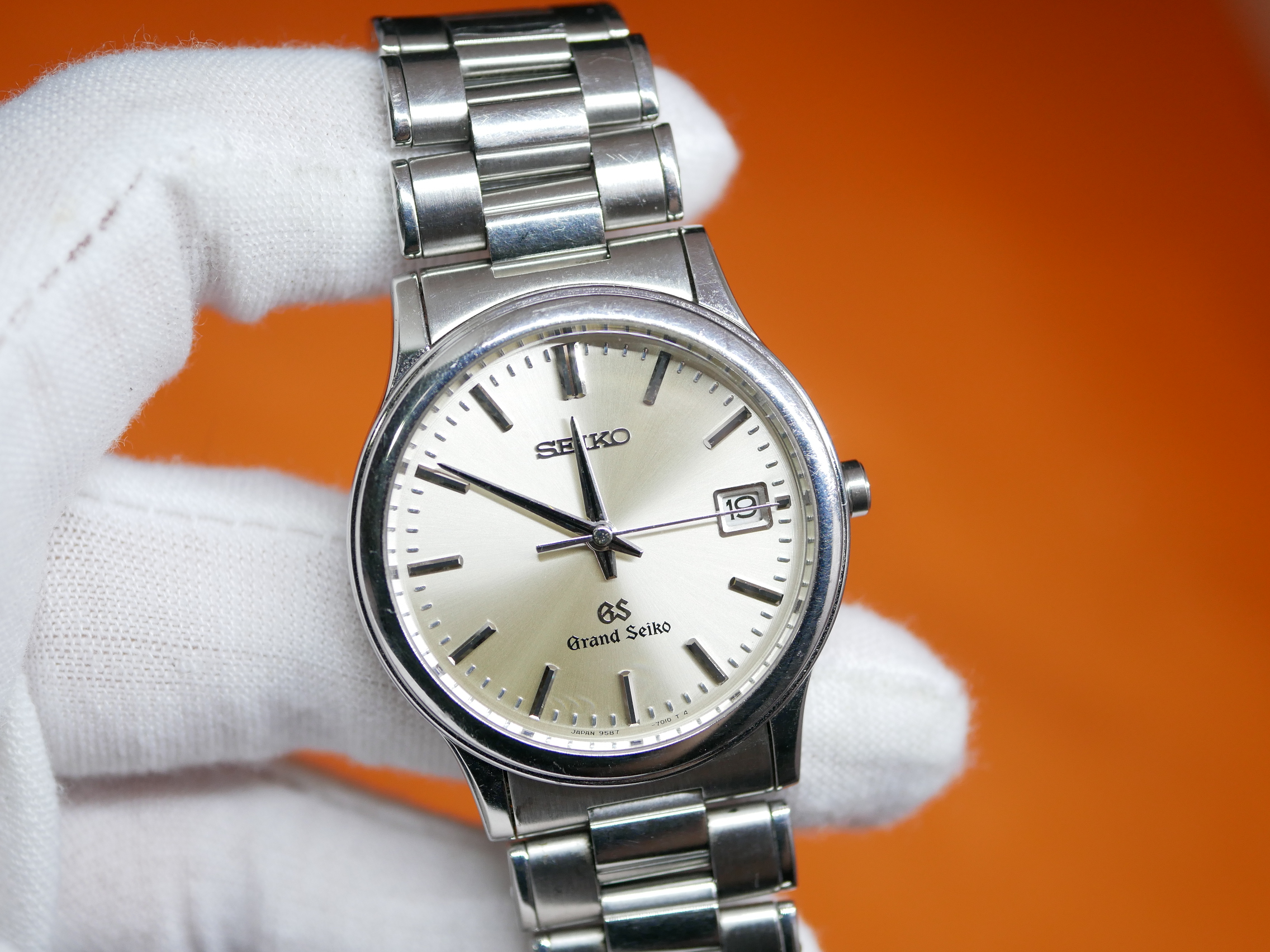 WTS] Grand Seiko High Accuracy Quartz Champagne Dial 34mm 9587