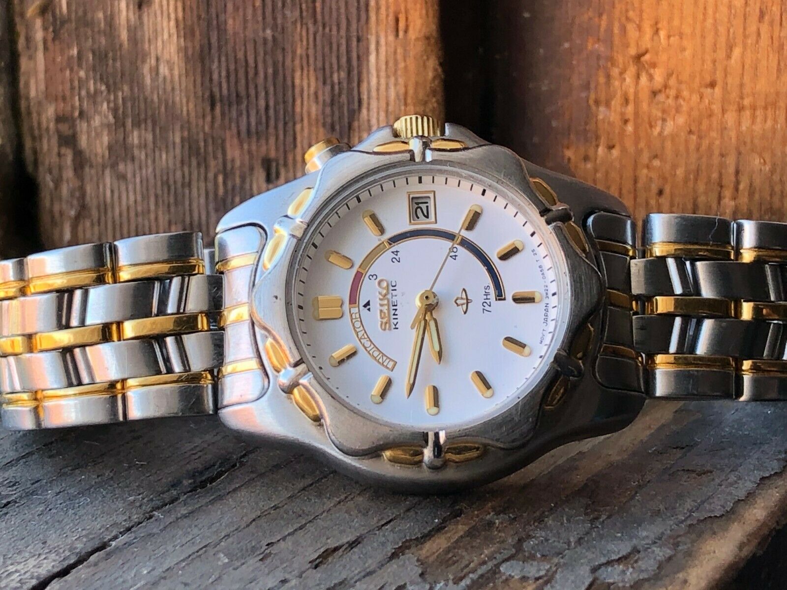 AUTHENTIC Nice Vintage Ladies SEIKO KINETIC 3M22-0A33,7j,Date
