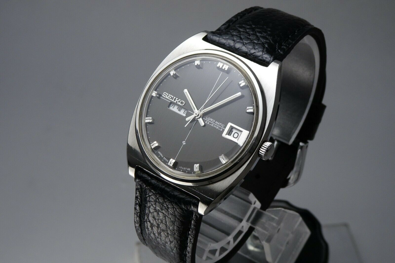 Vintage 1968 JAPAN SEIKO LORD MATIC WEEKDATER 5606-7050 23Jewels