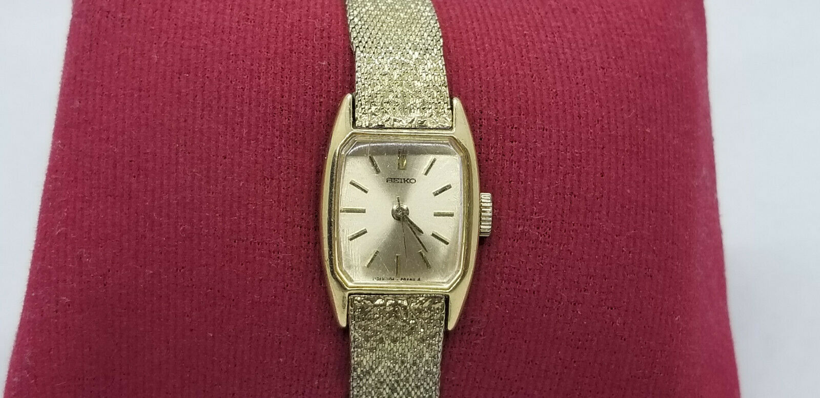 SEIKO 1104 3439 LADIES GOLD TONE CASE 17 JEWELS WATCH RUNNING