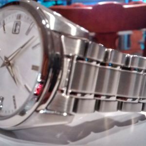 Seiko SUR307 silver dial bargain Grand Seiko look SUR307P1 | WatchCharts