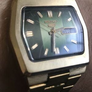 SEIKO 6119-5460 VINTAGE AUTOMATIC, GOLD TONED , SQUARE TV STYLE, GREEN DIAL  . | WatchCharts