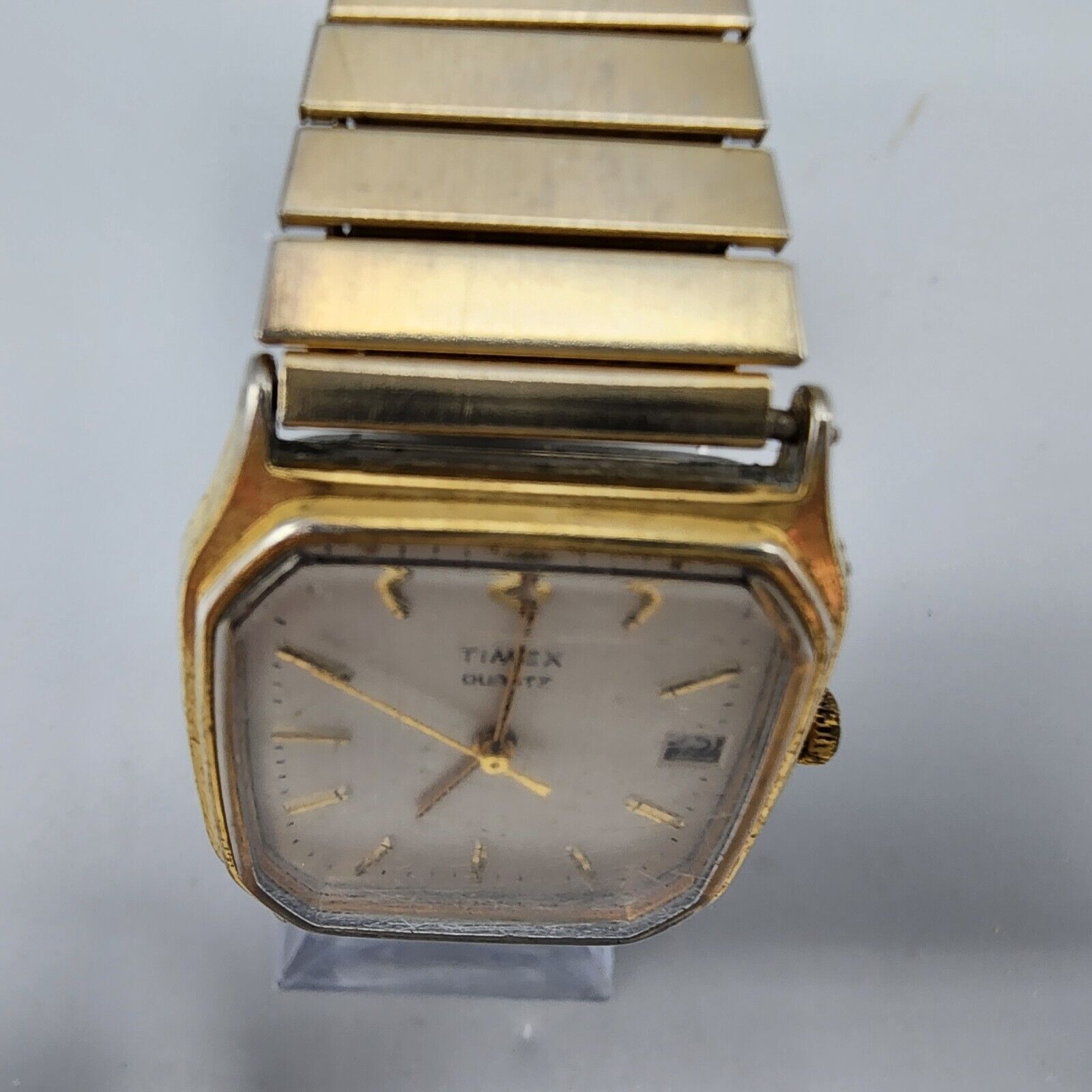 VTG,TIMEX GOLD TONE QUARTZ WATCH W/ 9MM Rare Gold Timex with Pig Dial – TheTwinklingTrinket main image 3