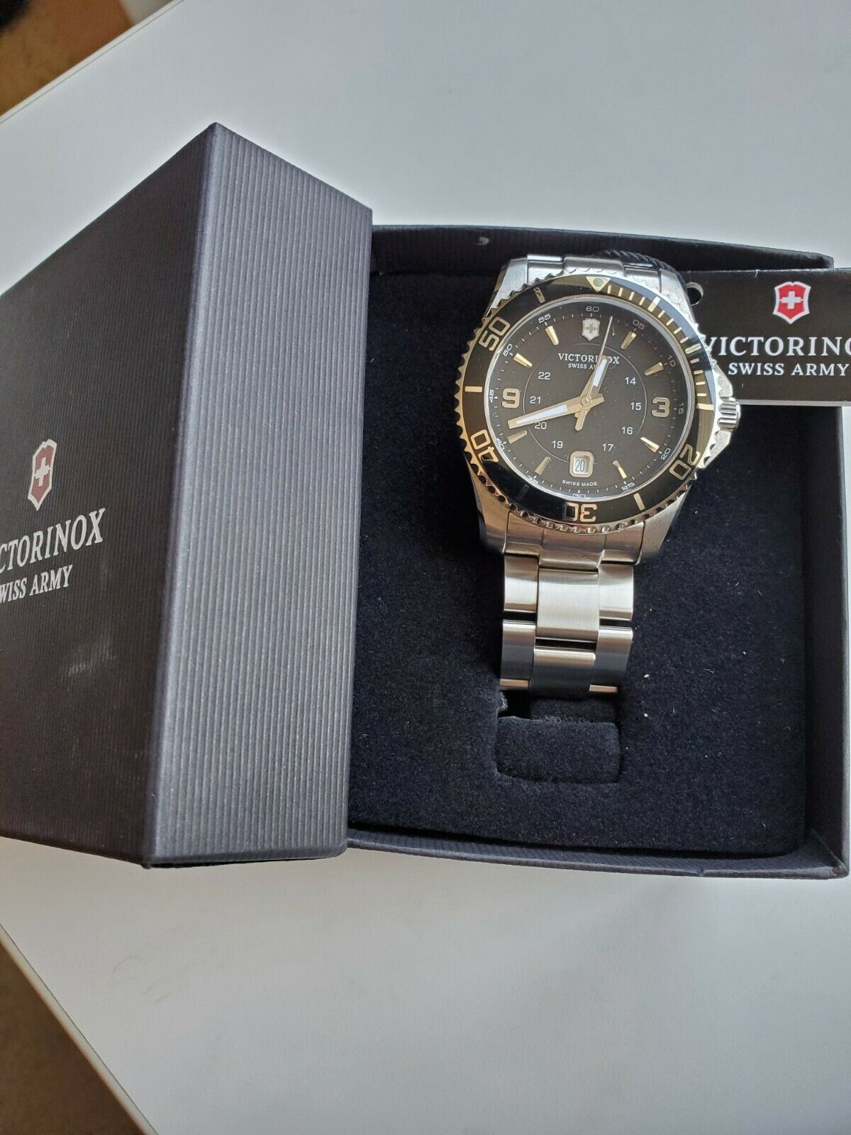 NWT Victorinox Swiss Army Men's Maverick Black Dial Silver Watch