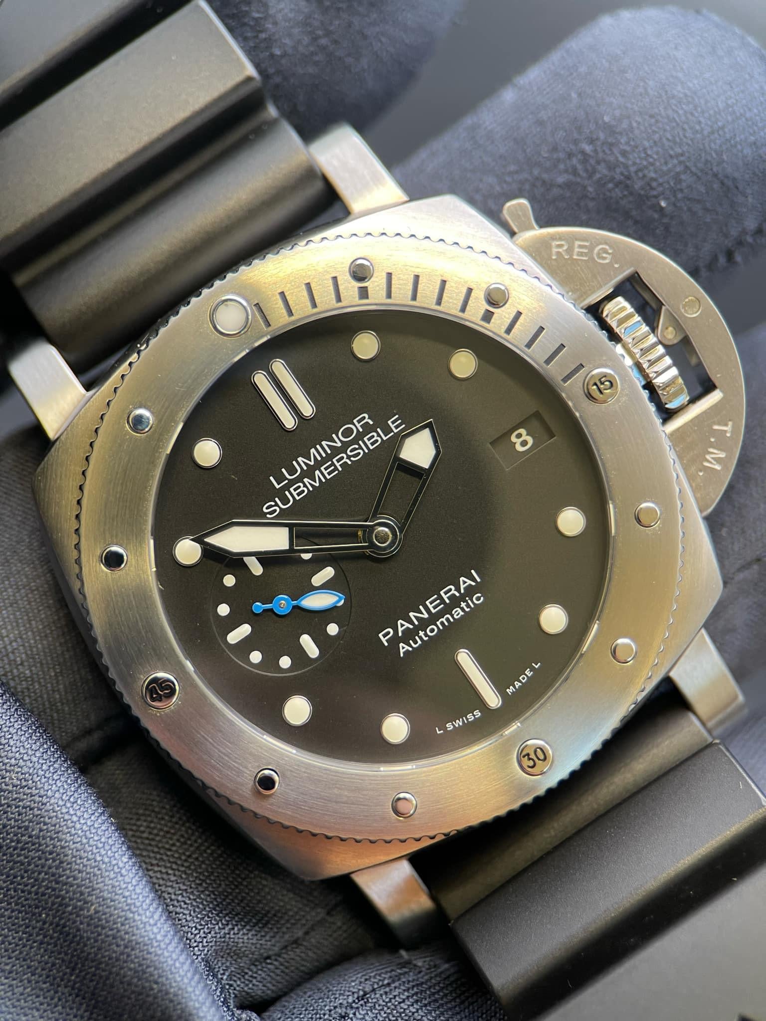 WTS Panerai Luminor Submersible 42mm Pam00682 3900 WatchCharts