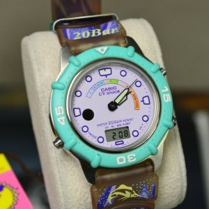 NOS CASIO UV-700 UV SENSOR DIGITAL WATCH MARLIN VINTAGE MARINE CPW