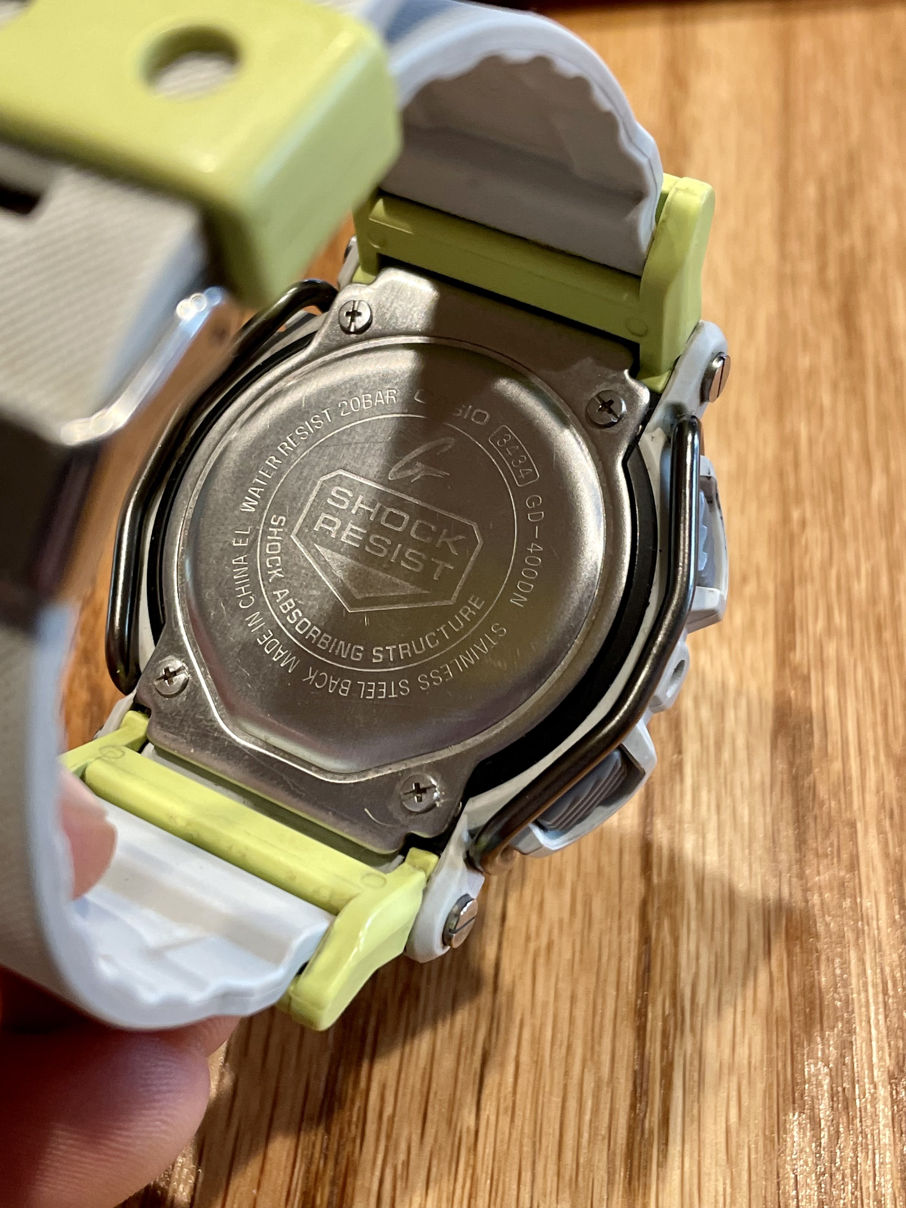 G-SHOCK ホワイト/イエロー GD-400DN-8JF G-SHOCK ホワイト/イエロー GD-400DN-8JF G-Shock Face