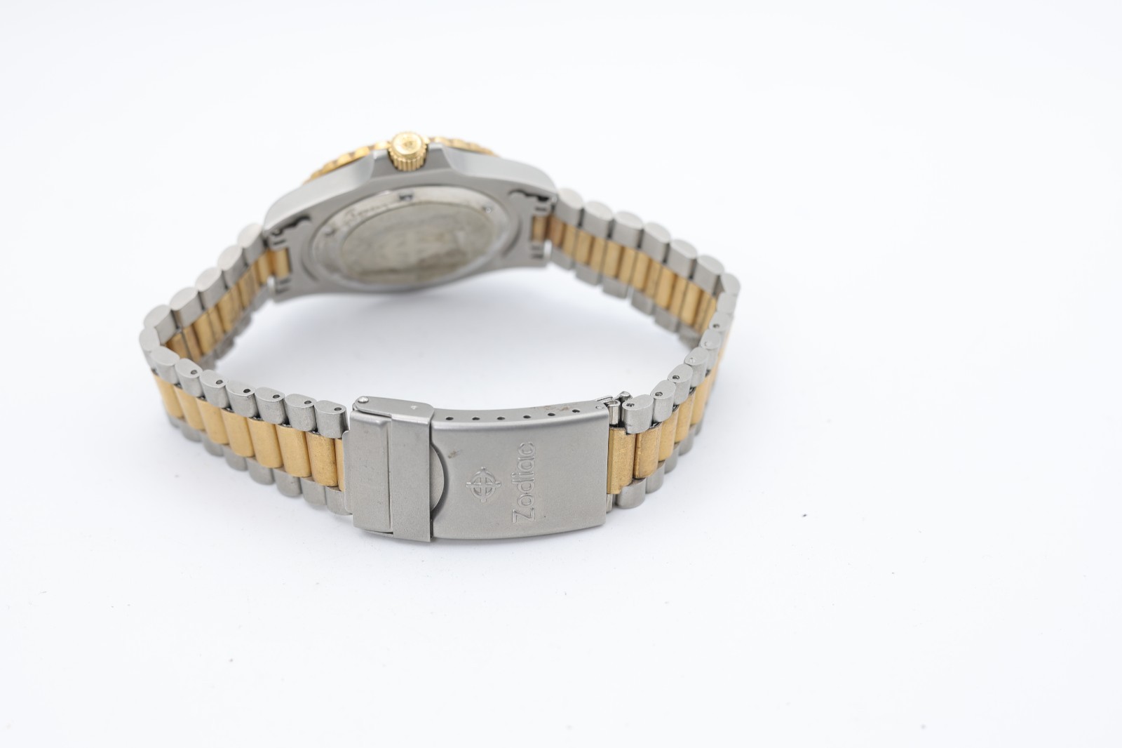 ZODIAC PROFESSIONAL 200M SWISS DIVER 36mm, ref. 213.26.04 WRIST