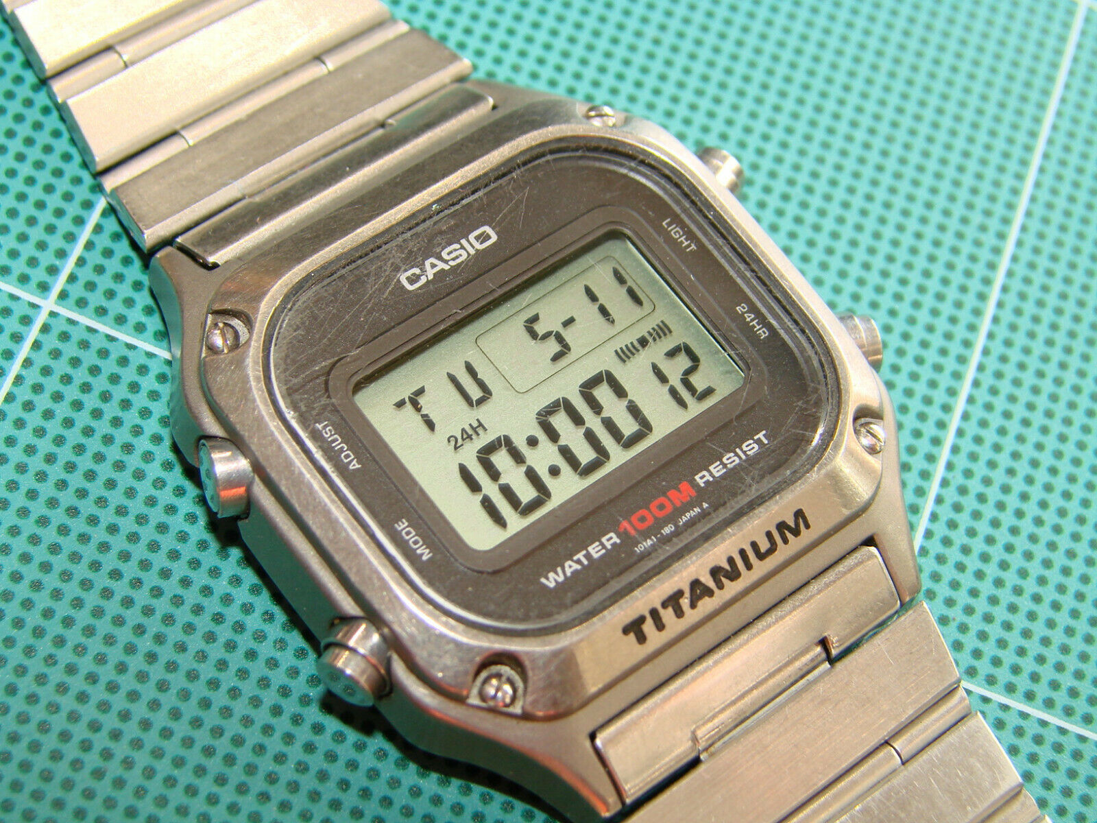 Casio TW-7000 mod548 TITANIUM 100M Rare Vintage LCD Digital Watch
