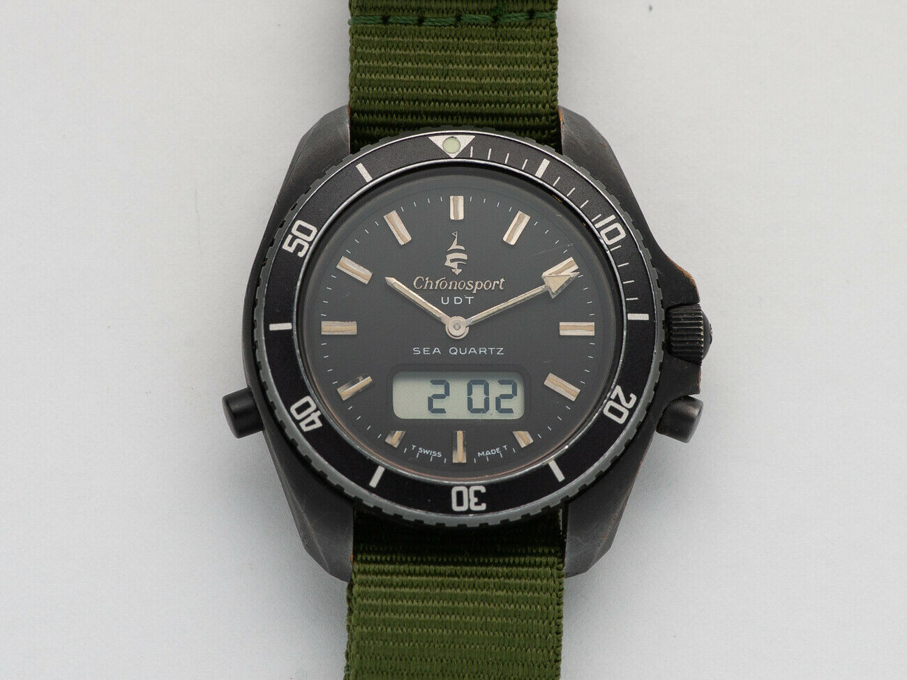 Paul Picot Men's Watch Chronosport Chronograph Black 18K Gold P7005322 –  Watches & Crystals