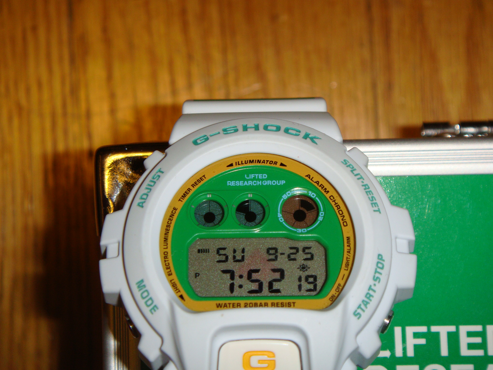 Casio G-Shock (DW6900)