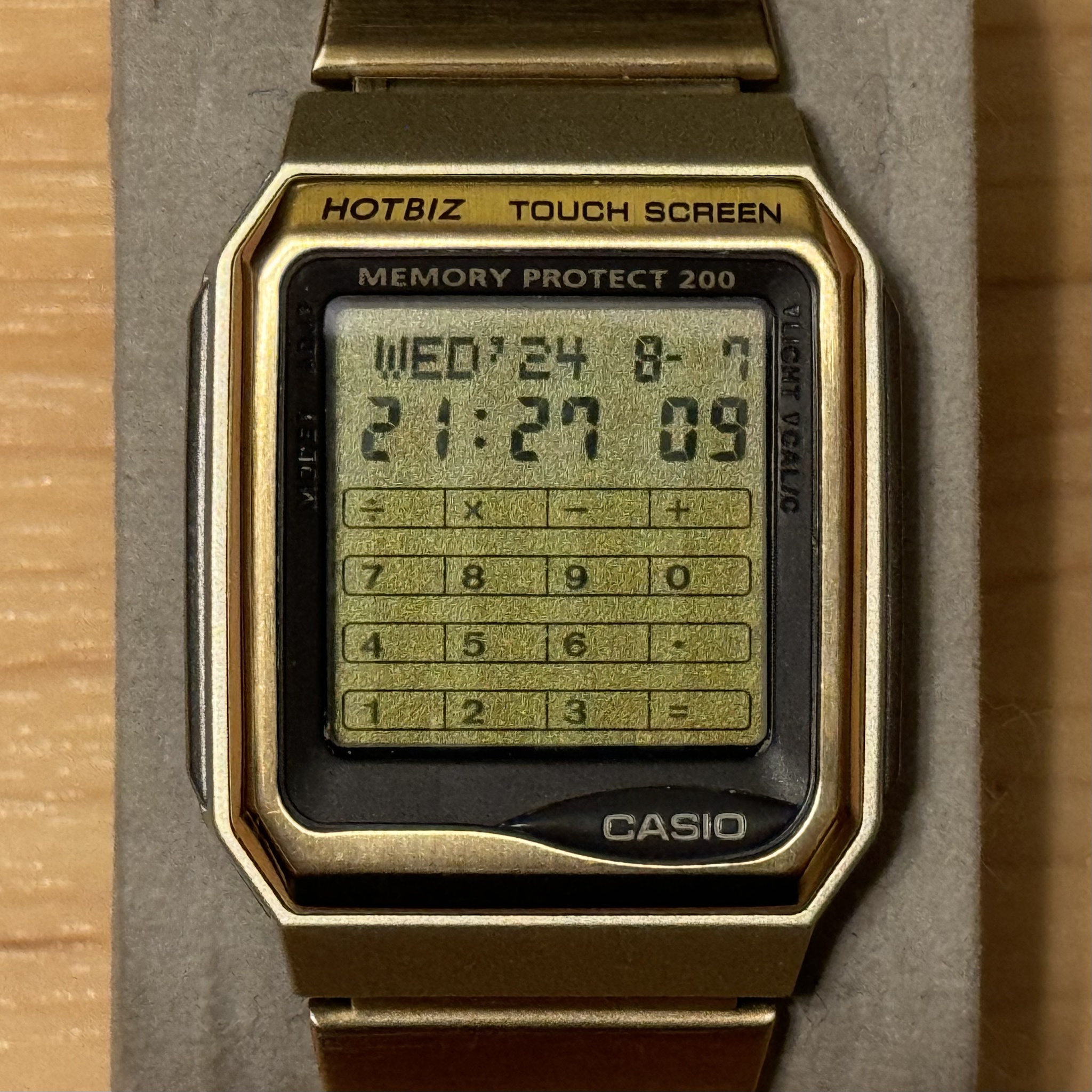 WTS Casio VDB 3000 Gold Hotbiz Memory Protect 200 Data Bank 1491 Men s Digital Watch WatchCharts Marketplace CA