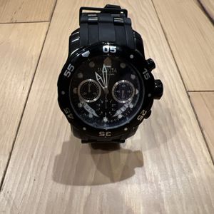 Invicta Pro Diver 28765 – Orologio Uomo Quarzo, Cassa 50 Mm, Quadrante Nero, Impermeabile 30 Bar