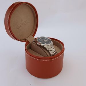 GUESS Womenâ€™s Wrist Watch U85041L1 Silver With Hearts And  display picture 1