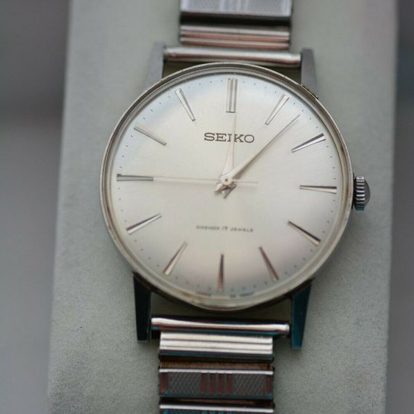 Seiko 17 jewels watch automatic Japan 66-9880T diashock with fixo-flex  bracelet | WatchCharts
