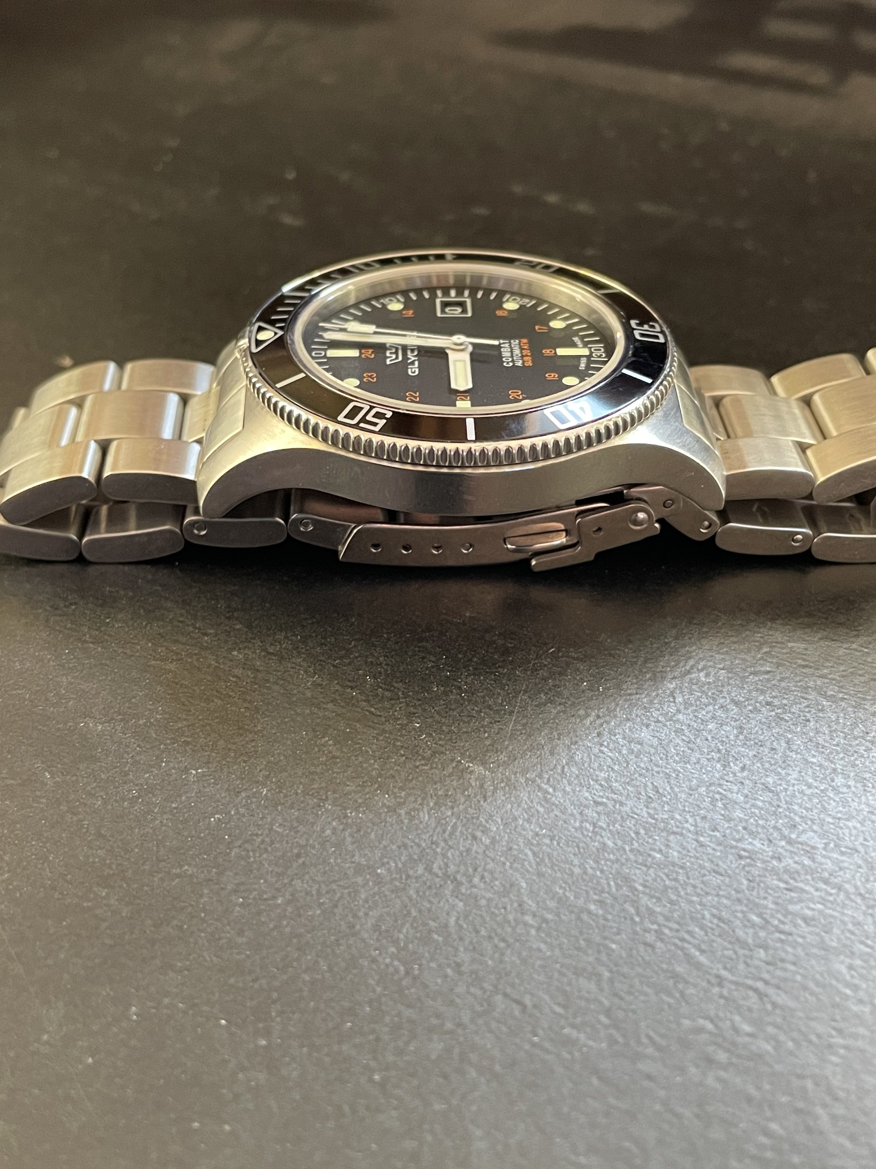 Glycine Combat Sub GL0185 WatchCharts Marketplace