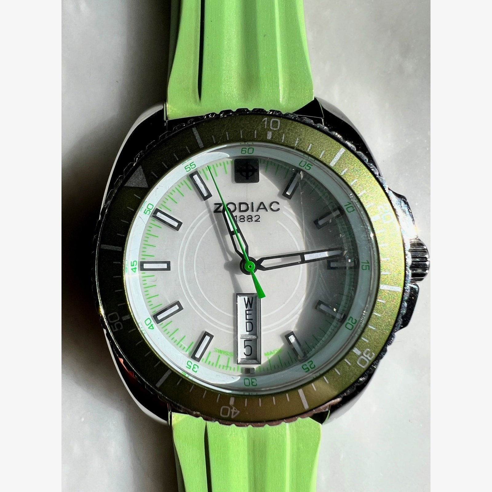 Zodiac Speed Dragon Watch ZO5516 Mint Green Band New Battery