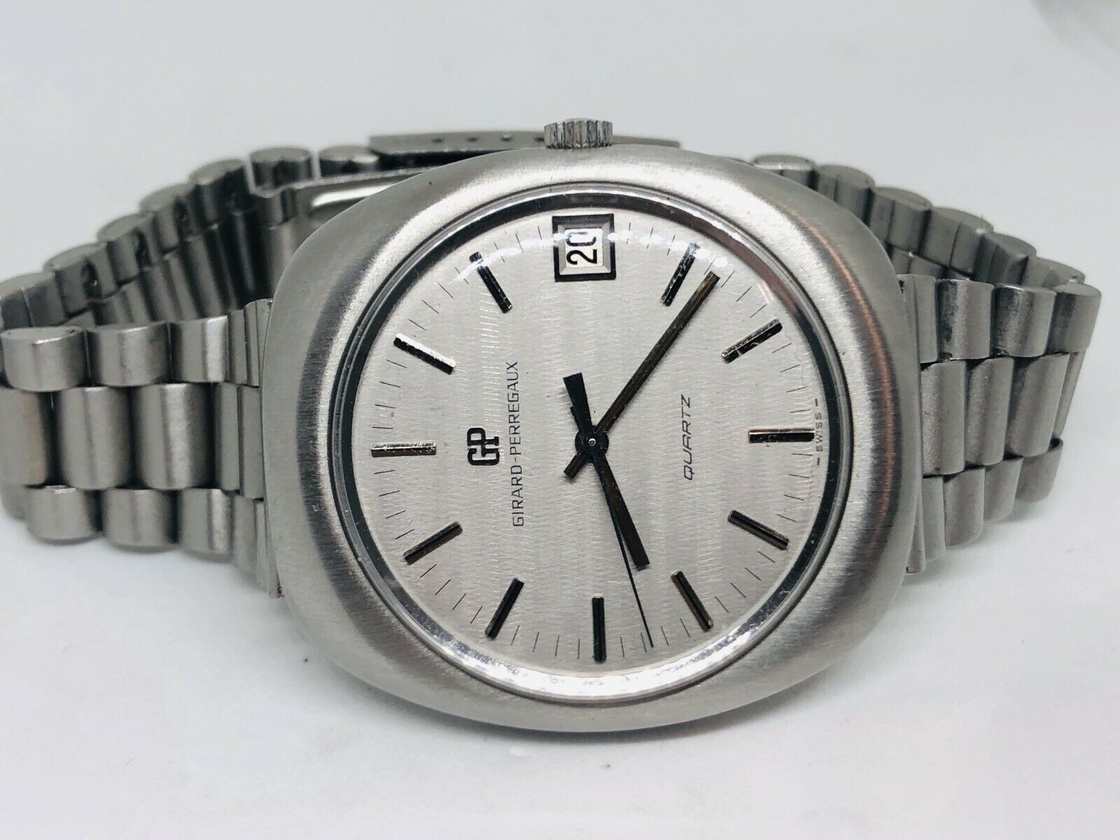 Girard sale perregaux 352