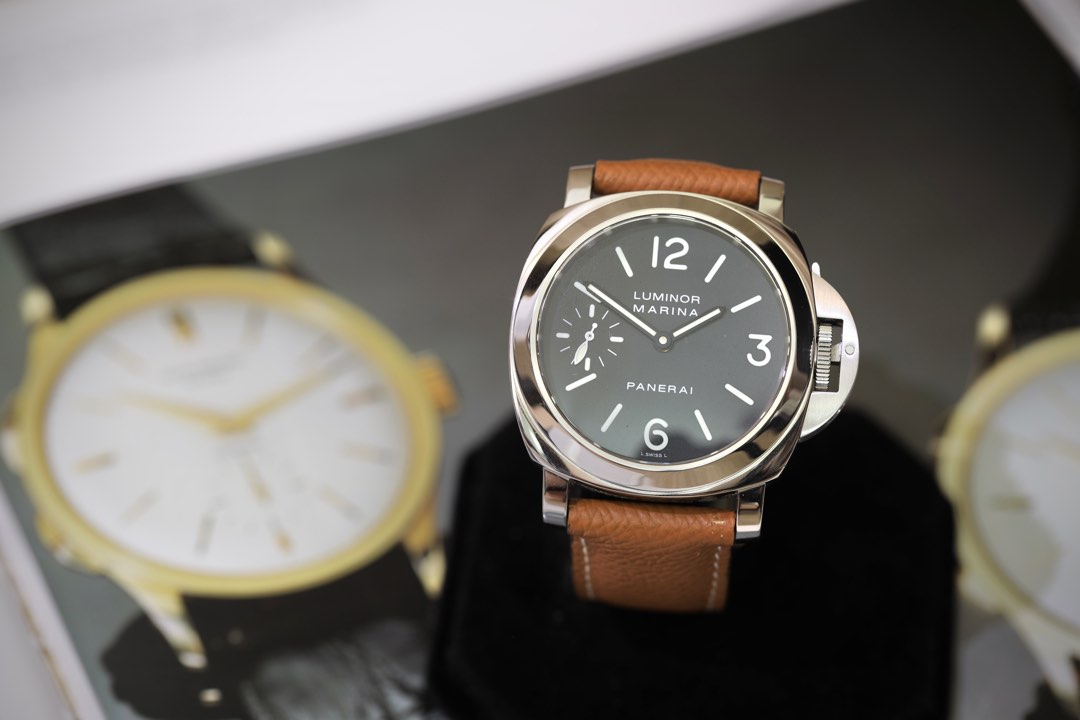 Discontinued Classic Panerai Luminor Marina 44mm PAM 00111