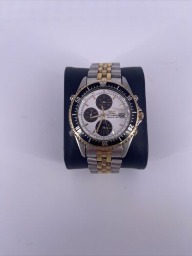 SEIKOセイコー7T42-F010スポーツ150ダイバーホワイトクロノ グラフ SEIKO 7T42-F010 SPORTS 150 DIVER TU-TONE PANDA | WatchCharts