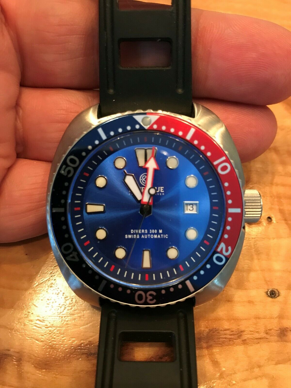 deep blue military diver 300 swiss automatic