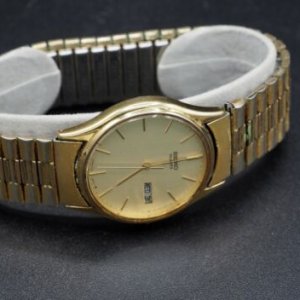 Vintage Men's Watch Seiko 5Y23 8039 Quartz Date Gold Tone Needs Battery  Untested | WatchCharts